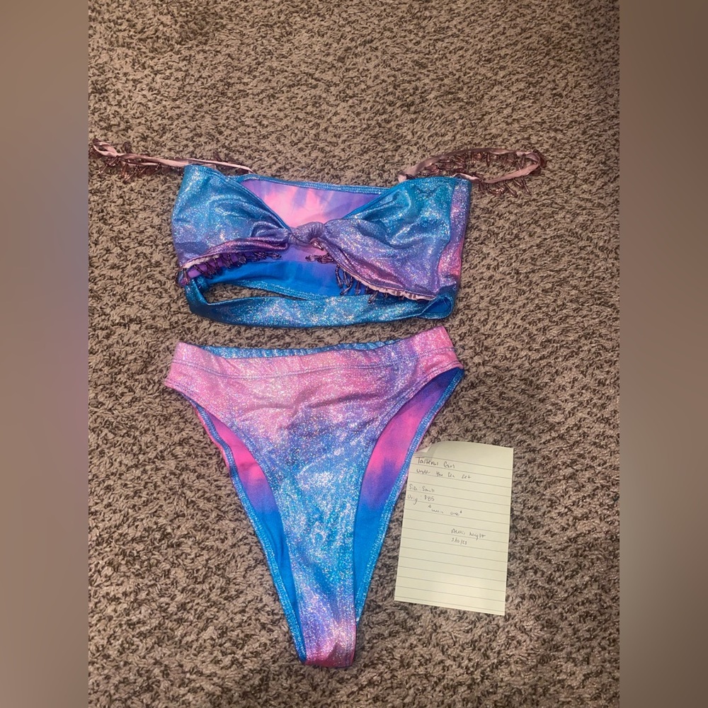 Tasteful Girl Under the Sea set
